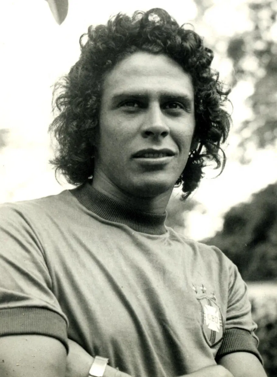 20240320-201513-2-roberto-dinamite-com-a-camisa-da-selecao-brasileira-creditos-divulgacao Roberto Dinamite com a camisa da Seleção Brasileira Créditos: Divulgação