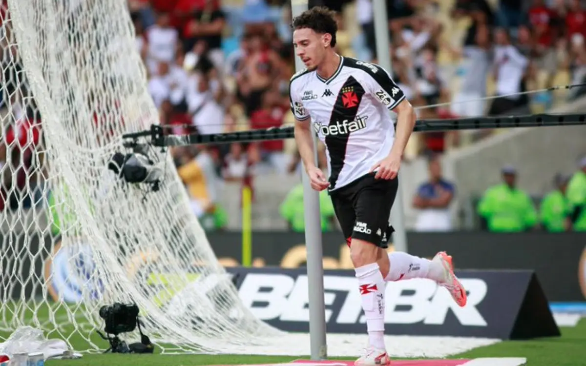 Nuno Moreira tem um gol e uma assistência em dois jogos pelo Vasco - Foto: Matheus Lima / Vasco