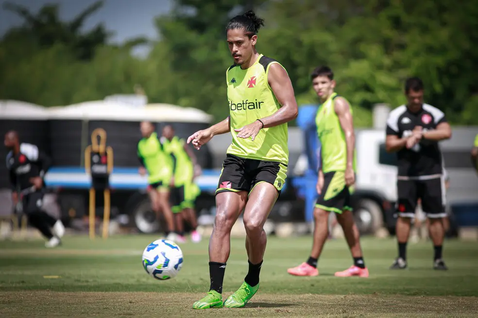 Maurício Lemos treinando no CT Moacyr Barbosa, do Vasco — Foto: Matheus Lima/Vasco.