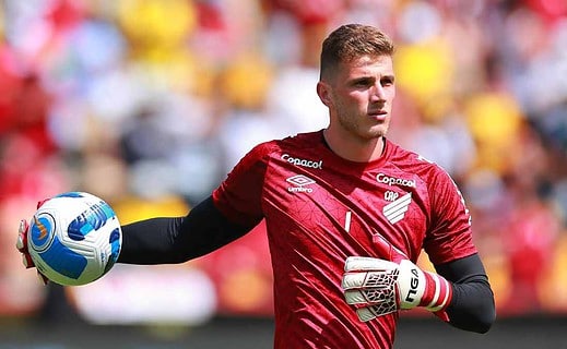 Bento, goleiro do Athletico-PR