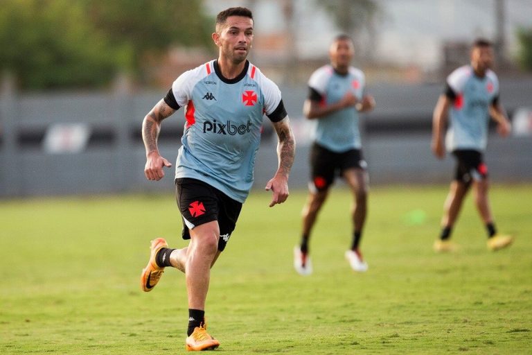 Carabajal em jogo-treino pelo Vasco