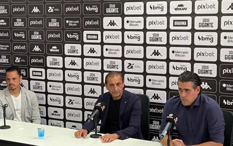 Ramón Díaz e Paulo Bracks no CT Moacyr Barbosa