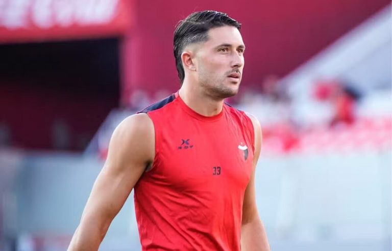 Facundo Garcés em treino pelo Colón-ARG
