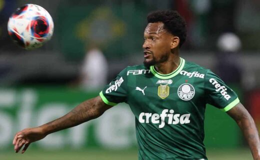 Jailson em ação pelo Palmeiras