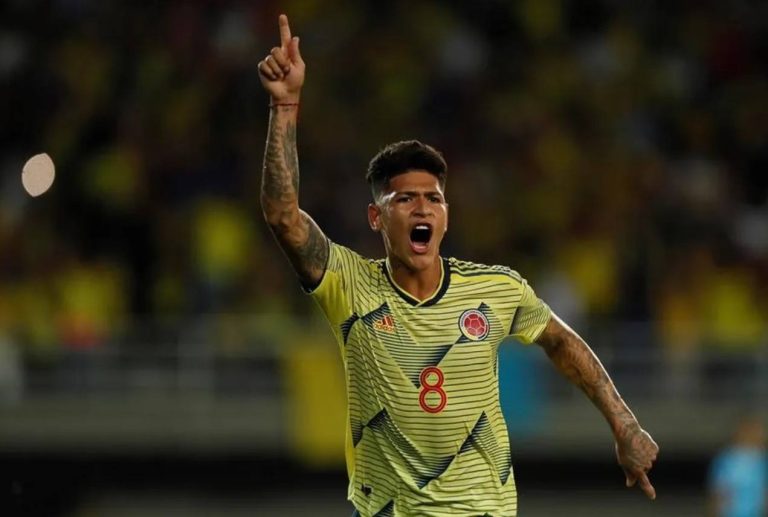 Jorge Carrascal em campo pela Seleção da Colômbia