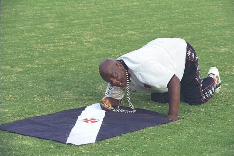 O folclórico massagista Pai Santana