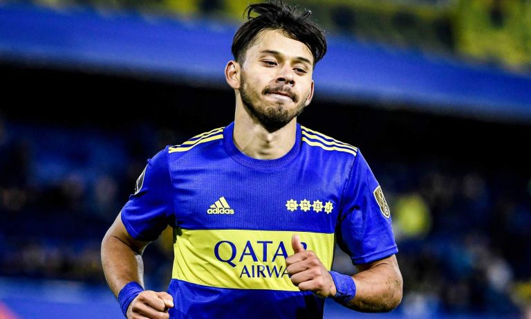 Óscar Romero em campo pelo Boca Juniors, da Argentina