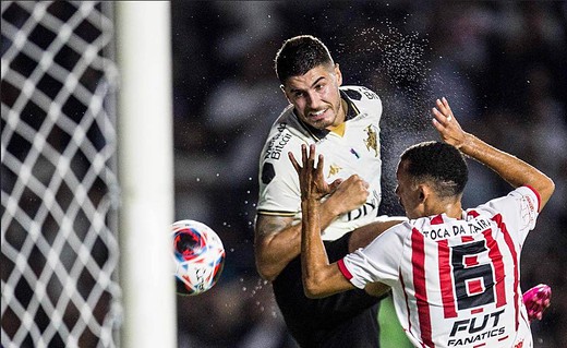 Pedro Raul durante jogo contra o Bangu