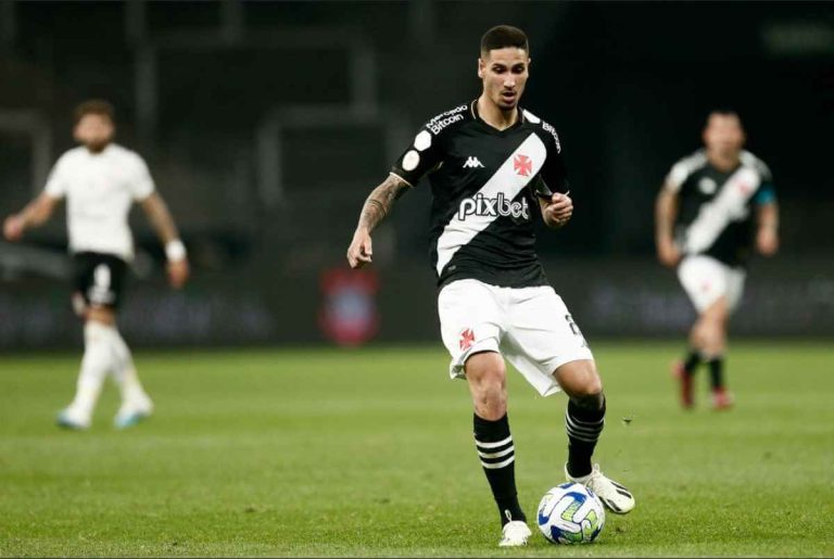 Praxedes bragantino jogando pelo vasco