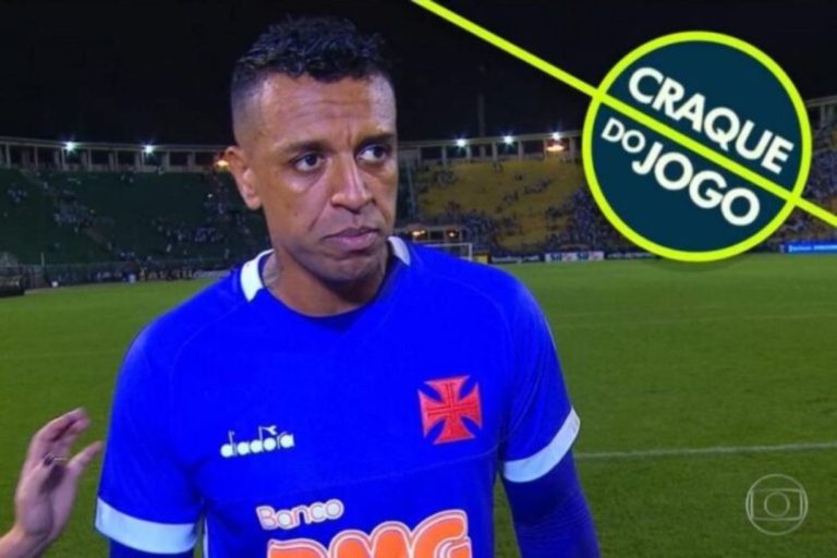 Sidão recebendo o prêmio de Craque do Jogo