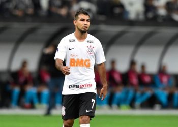 Sornoza em ação pelo Corinthians