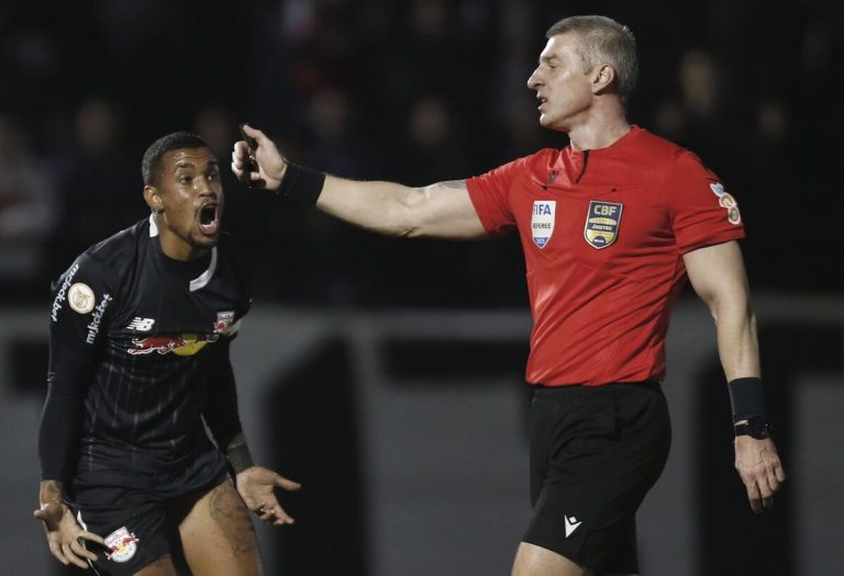 Anderson Daronco em Bragantino x Vasco