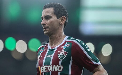 Paulo Henrique Ganso com a camisa do Fluminense