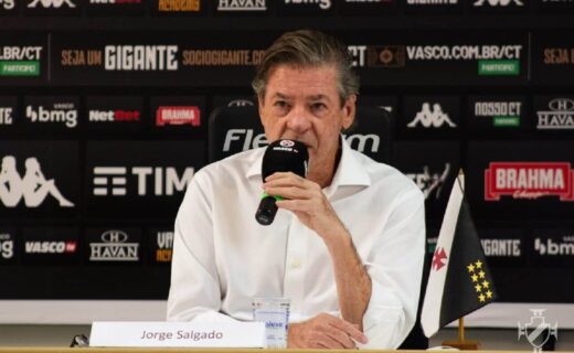 Jorge Salgado em entrevista coletiva em São Januário