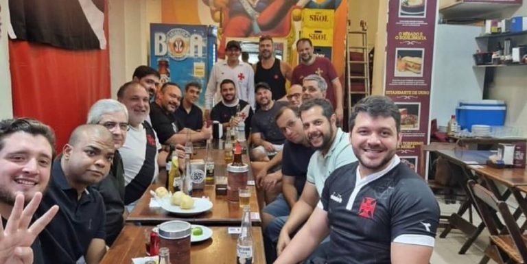 Reunião de candidatos à presidência do Vasco em bar no Rio de Janeiro