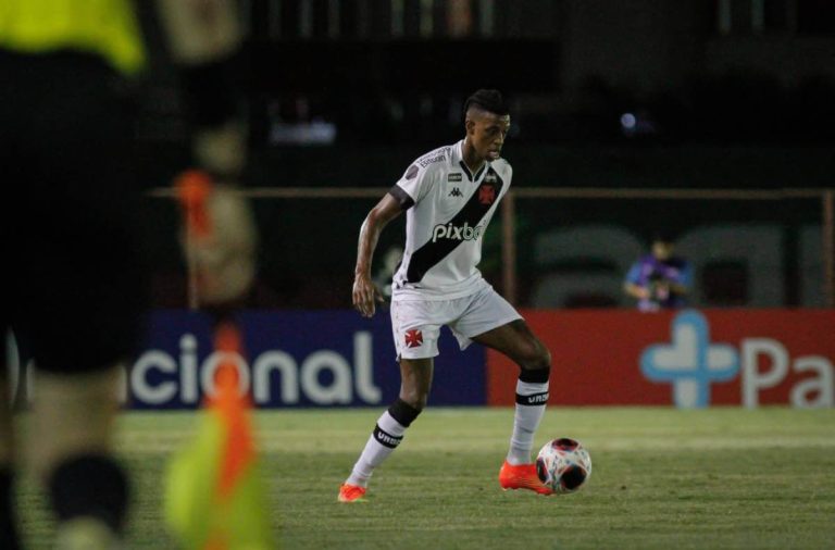 Robson Bambu em jogo contra o Audax