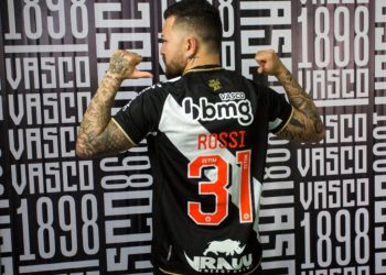 Vasco anuncia o retorno do atacante Rossi