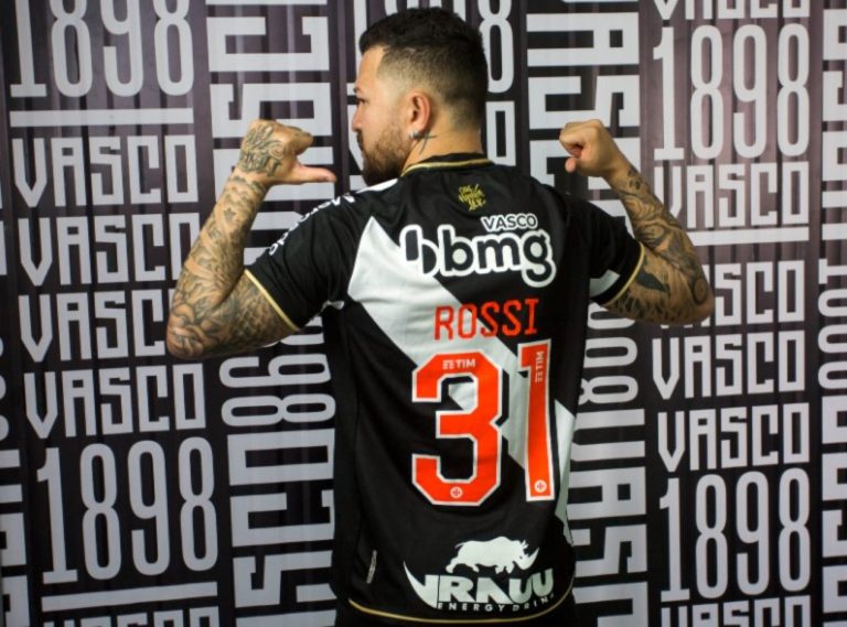 Vasco anuncia o retorno do atacante Rossi
