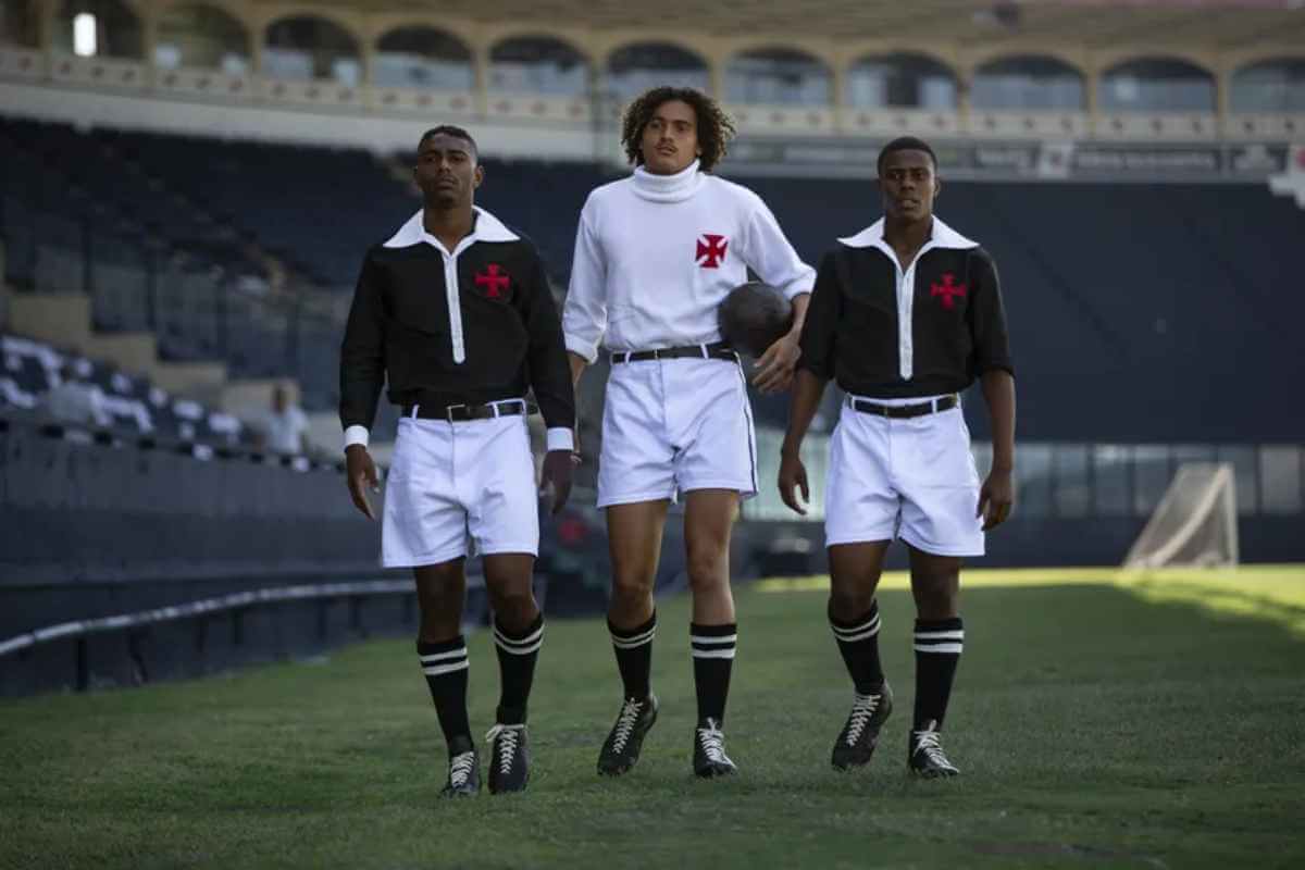 Vasco replica indument ria usada pelos Camisas Negras confira