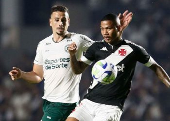 Zé Gabriel em campo contra o Goiás