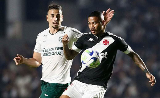 Zé Gabriel em campo contra o Goiás