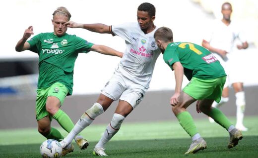 Eguinaldo marca dois gols pelo Shakhtar Donetsk