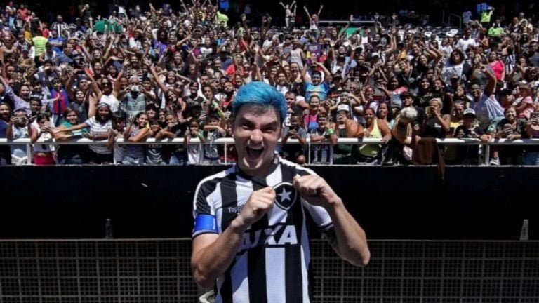 Felipe Neto, torcedor do Botafogo