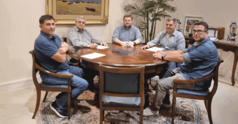 Presidente da FERJ, Rubens Lopes, e diretores se reuniram com o CEO do Vasco, Lúcio Barbosa