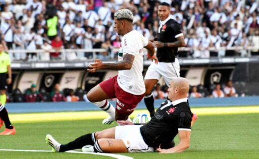 Maicon durante o jogo contra o Fluminense