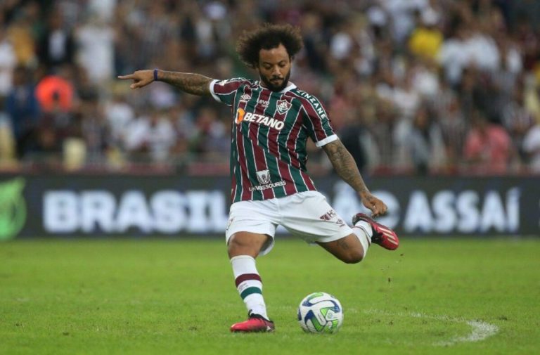 Marcelo em ação pelo Fluminense