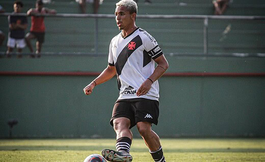 Marlon Santos em ação pelo Sub-20 do Vasco
