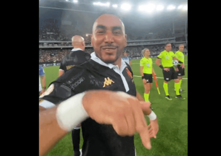 Payet comemora vitória do Vasco sobre o Fluminense