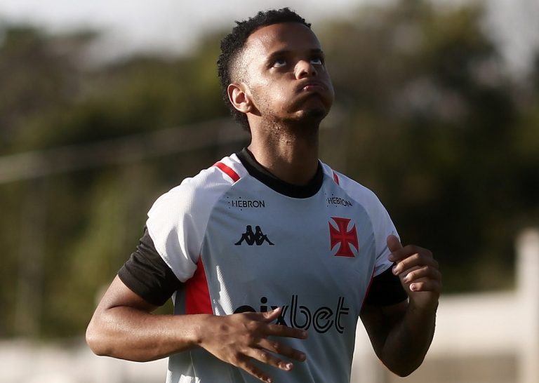 Riquelme treinando pelo Vasco no CT Moacyr Barbosa