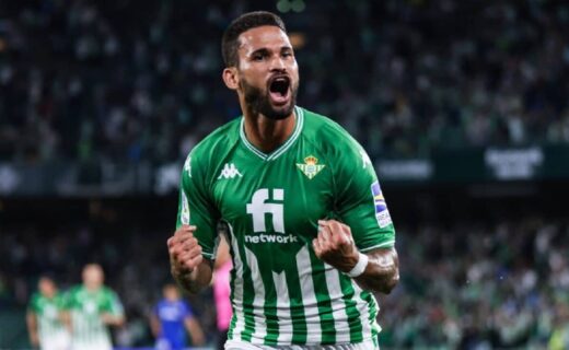 Willian José em ação pelo Real Betis-ESP