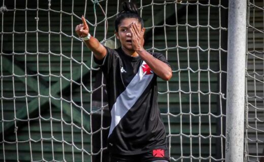 Anny Marabá homenageando Vegetti