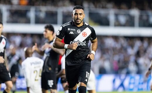 Dimitri Payet em campo contra o Santos