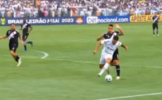 Pênalti de Puma em Marcos Leonardo em Santos x Vasco