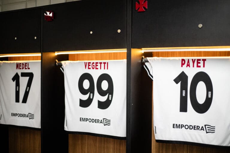 Ação em homenagem ao Dia Internacional da Mulher em jogo do Vasco contra o Água Santa. Foto: Leandro Amorim/Vasco Da Gama