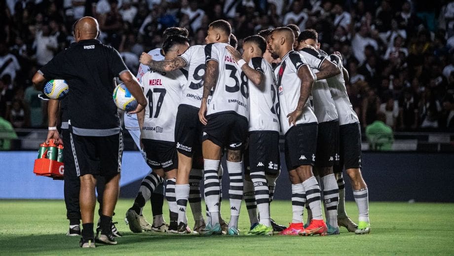 Jogadores do Vasco conversam antes do jogo Leandro Amorim/Vasco