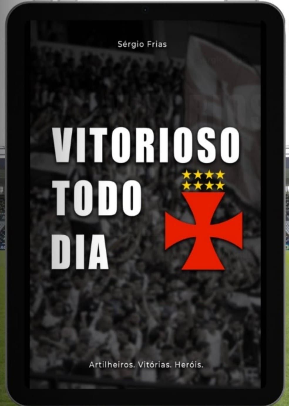 Capa do livro 'Triunfador Diariamente', que apresenta conquistas do Vasco para cada dia do ano — Foto: Reprodução