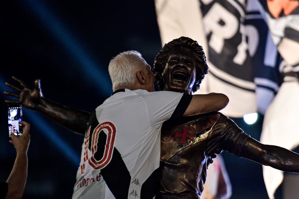 Vasco fará homenagem a Roberto Dinamite na estreia do Brasileirão — Foto: Thiago Ribeiro/AGIF