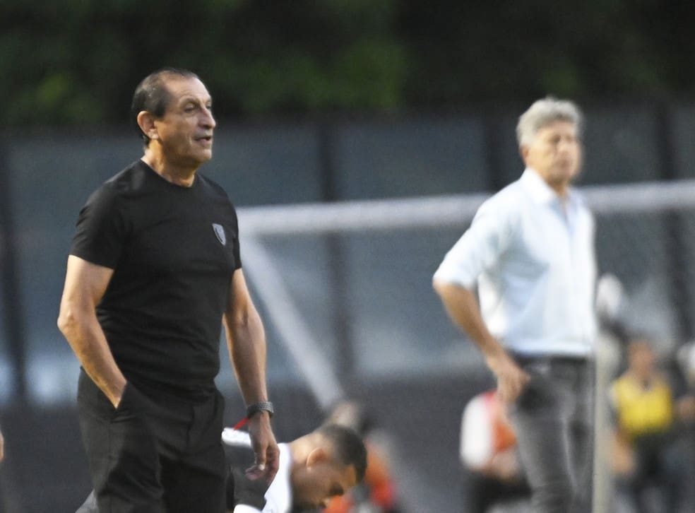 Ramón Diaz em Vasco x Grêmio — Foto: André Durão