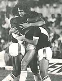 20190503-005942-5-dinamite-comemora-um-de-seus-5-gols-contra-o-corinthians Dinamite comemora um de seus 5 gols contra o Corinthians