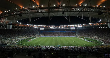 Torcida no estádio durante jogo do Vasco.