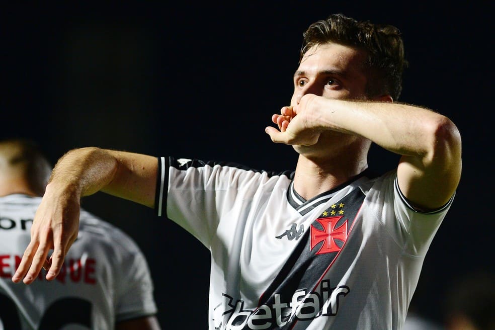 Piton comemora gol em Vasco x Atlético-GO — Foto: Alexandre Durão