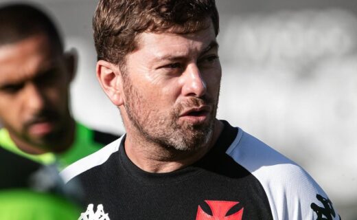 Rafael Paiva ainda terá mais dois dias de treinos para decidir escalação do Vasco — Foto: Leandro Amorim/Vasco