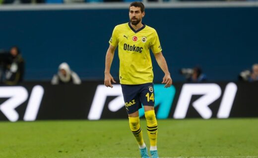 Luan Peres, zagueiro do Fenerbache, negocia com o Vasco — Foto: Mike Kireev/NurPhoto via Getty Images