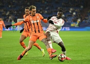 Botafogo mantém foco na contratação do talentoso vascaíno Marlon Gomes, atualmente no Shakhtar Donetsk.