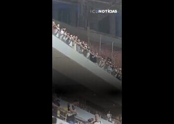 Ex-presidente Bolsonaro é vaiado no Mané Garrincha durante o jogo Vasco x Fluminense; assista ao vídeo