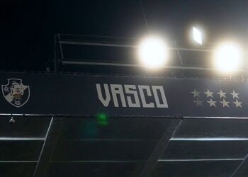 Novo lançamento da camisa preta acontecerá em 27/06; assista ao vídeo.